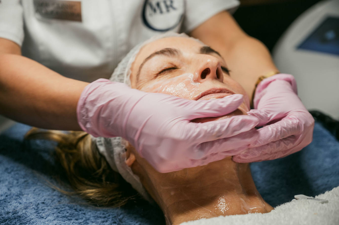 Masaje en la zona mandibular.