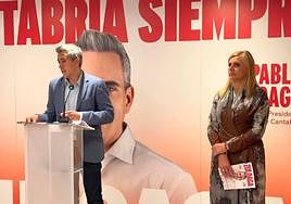 Pablo Zuloaga compareció ayer junto a Noelia Cobo.