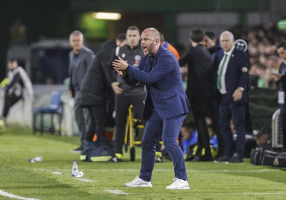 José Alberto López, durante el partido.