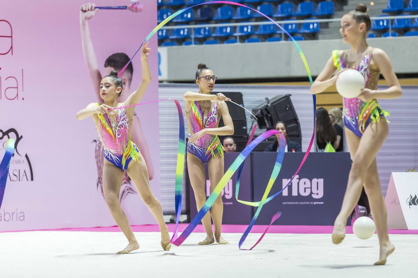 El movimiento de las cintas volvió a dejar imágenes espectaculares en el Palacio de los Deportes.