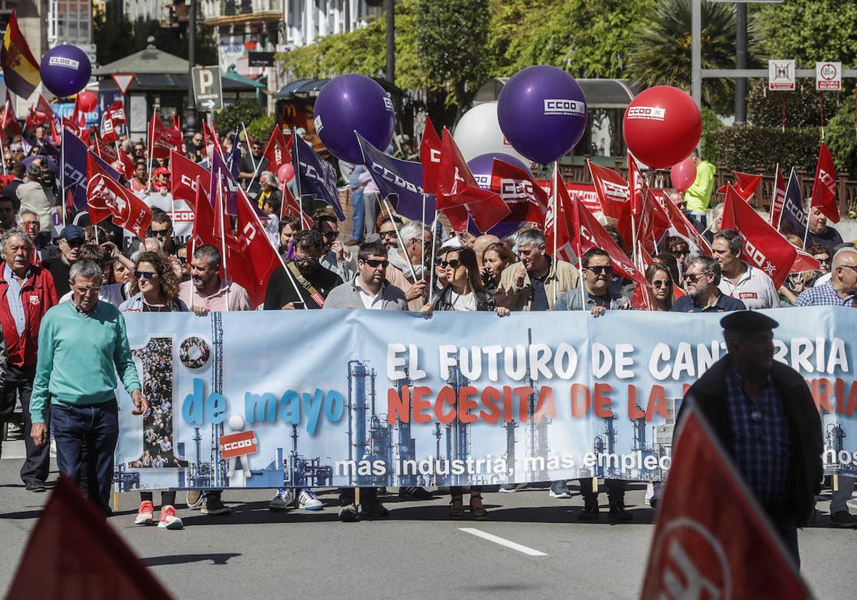 La manifestación del Primero de Mayo en Santander, en imágenes