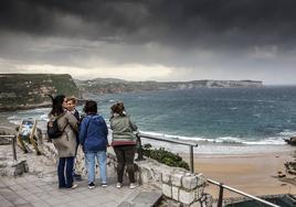 El viento comenzó a soplar con fuerza a las ocho de la tarde