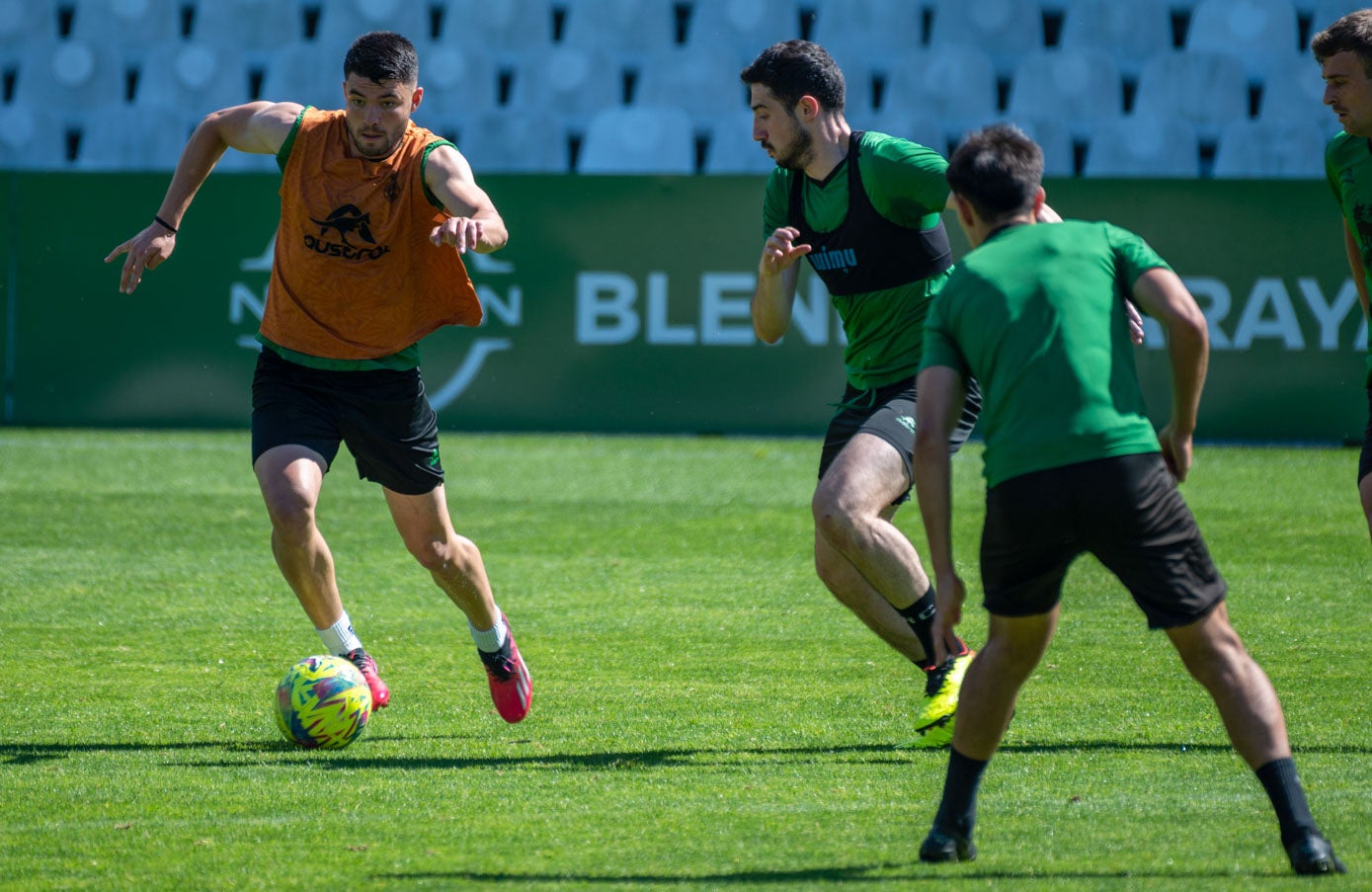 Artiz Aldasoro, que de nuevo apunta a titular de cara al duelo contra el Mirandés.