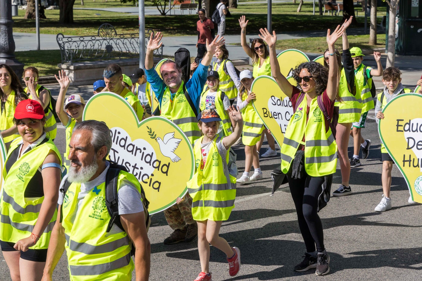 La Marcha Solidaria del 0,77% llega al Parlamento