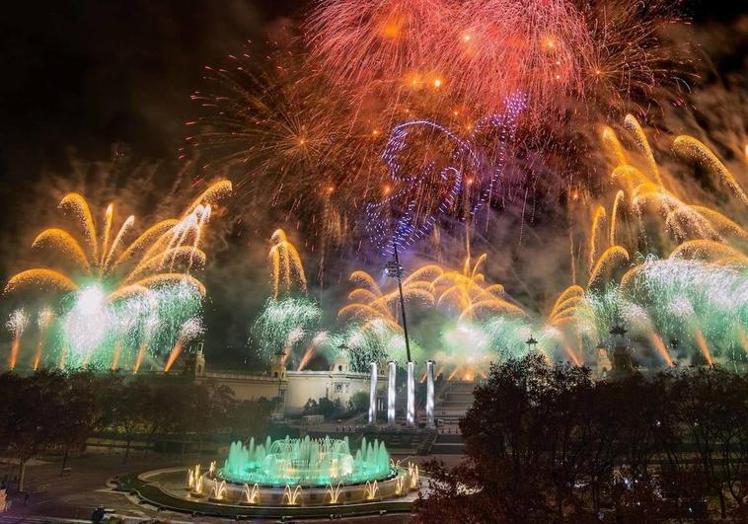 Imagen de archivo de un espectáculo organizado por la empresa francesa Groupe F en el Parque Montjuïc, en Barcelona.