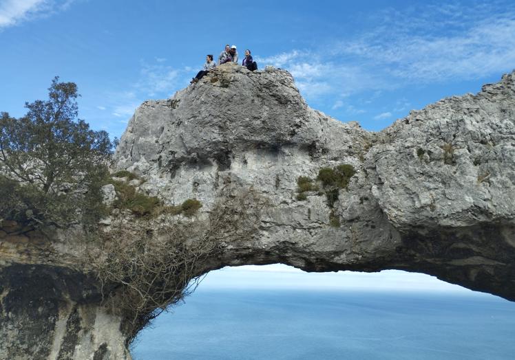 Foto tomada en los Ojos del Diablo, en Oriñón.