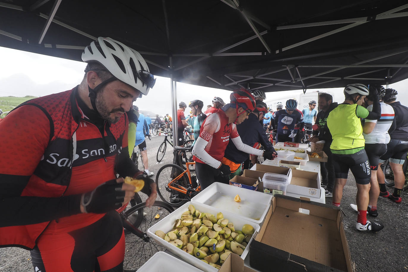 Un trozo de manzana para reponer energía.