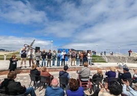 El Parque de los Tres Pescadores acogió la presentación de la candidatura del Partido Popular de Laredo a las elecciones del 28 de mayo.