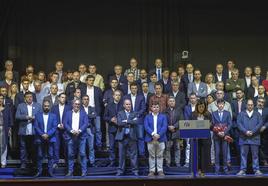 La presidenta del PP en Cantabria, María José Sáenz de Buruaga, interviene durante el acto de presentación de sus candidatos a las elecciones municipales.