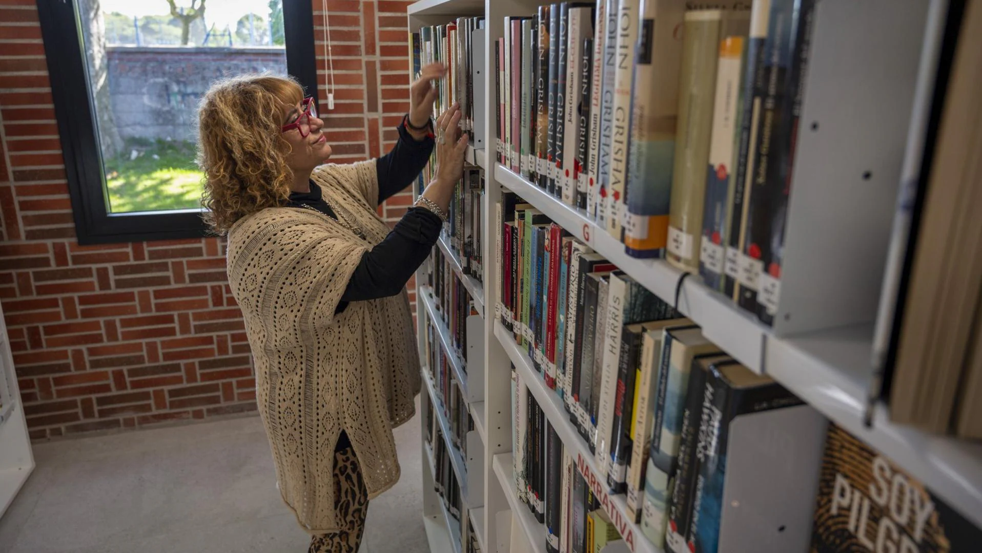 La biblioteca del centro cívico Ateca ya tiene quien la atienda | El Diario  Montañés