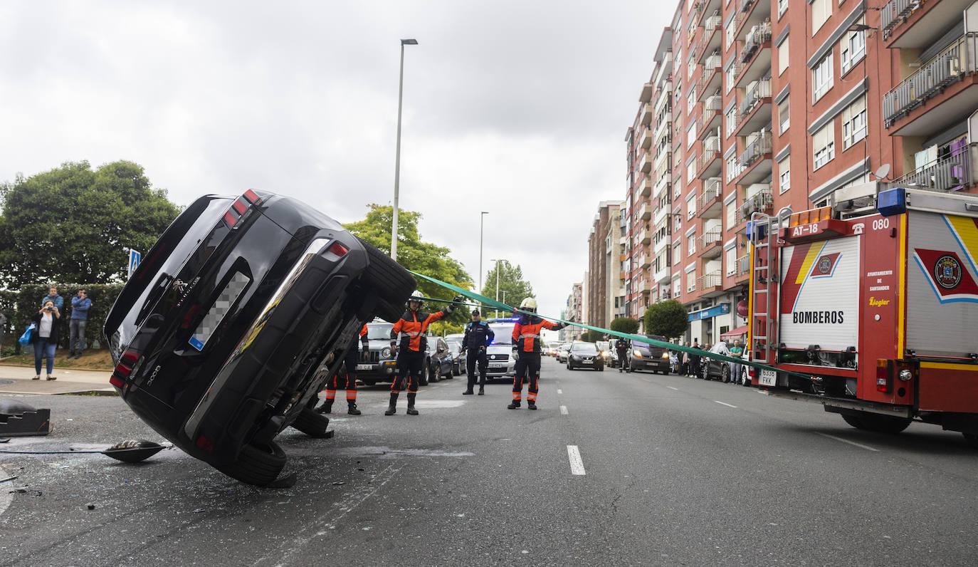 Accidente de tráfico en la calle Marqués de la Hermida