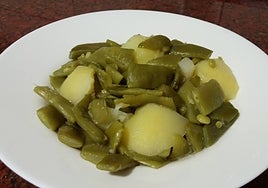 Un plato de judías verdes con patatas es un buen recurso de nuestra cocina.