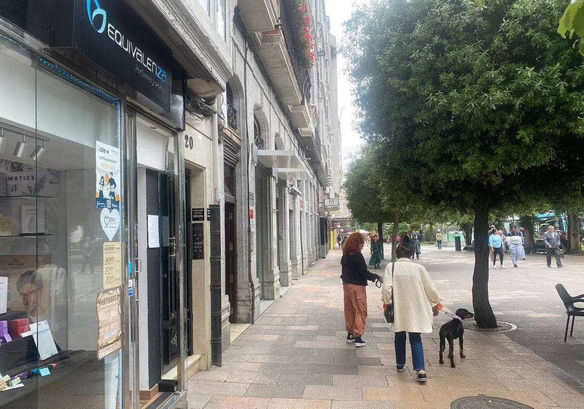 En la permufería 'Equivalenza', en Jesús de Monasterio, las ladronas han actuado tres veces.