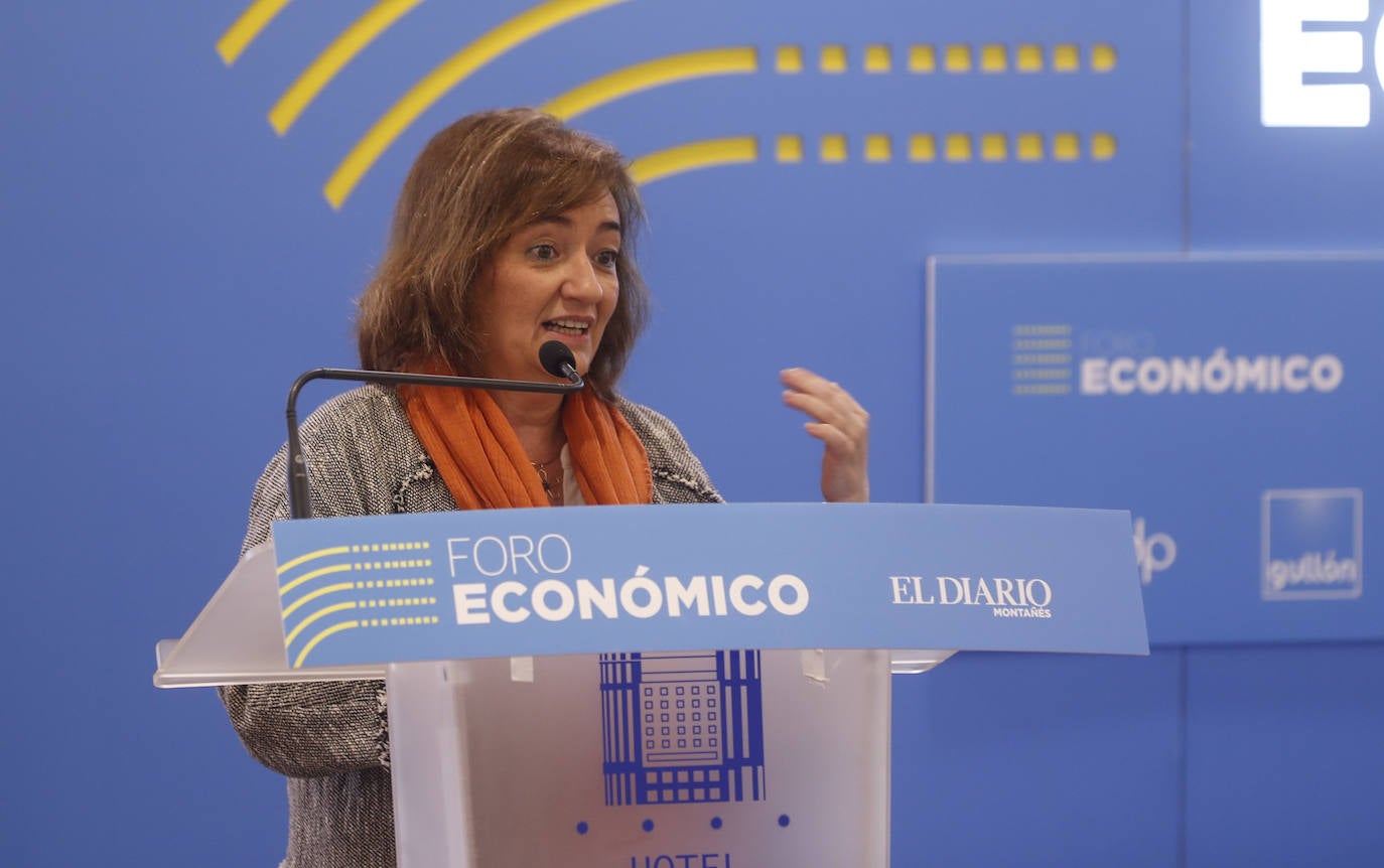 La ponente Cristina Herrero, presidenta de Airef, durante su conferencia sobre las perspectivas de las finanzas.