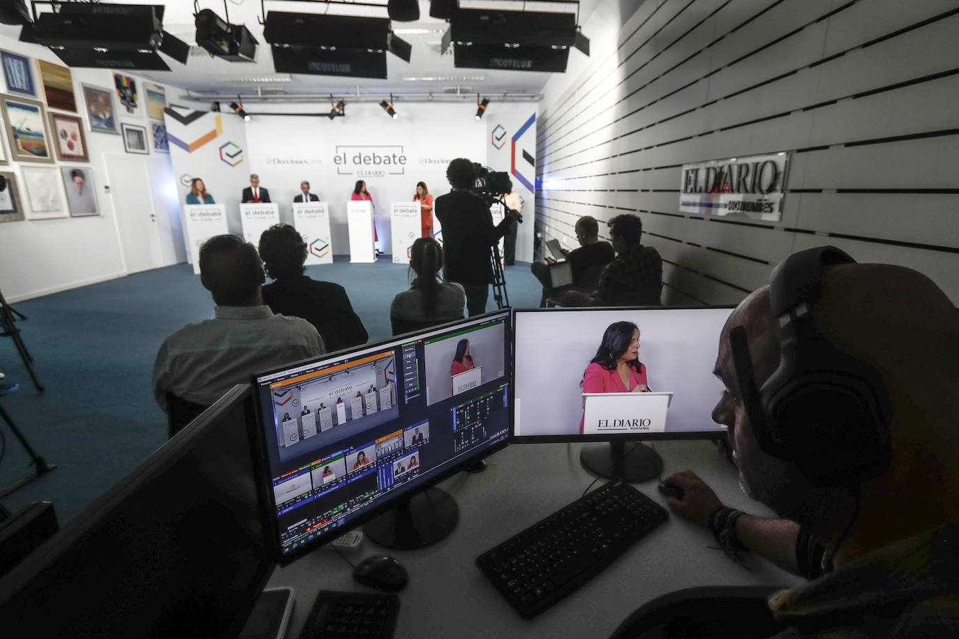 El técnico de realización, trabajando en pleno debate.