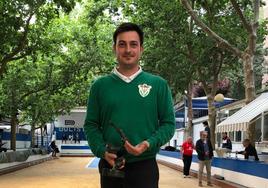 Manuel Domínguez, en el podio después de ganar el Torneo de San Isidro.