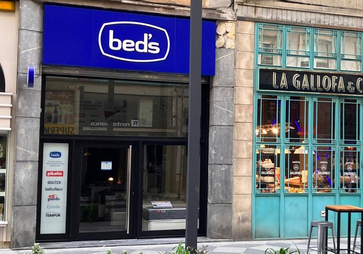La nueva tienda de la cadena Bed's se ubica en el número 19 de la calle Isabel II de Santander.