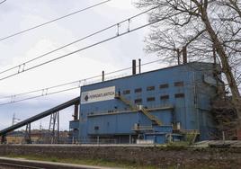 Imagen de Ferroatlántica en 2022, actualmente con la planta detenida por el precio de la luz.