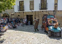 Festival Internacional de Títeres 'Bisóntere' en Santillana del Mar.