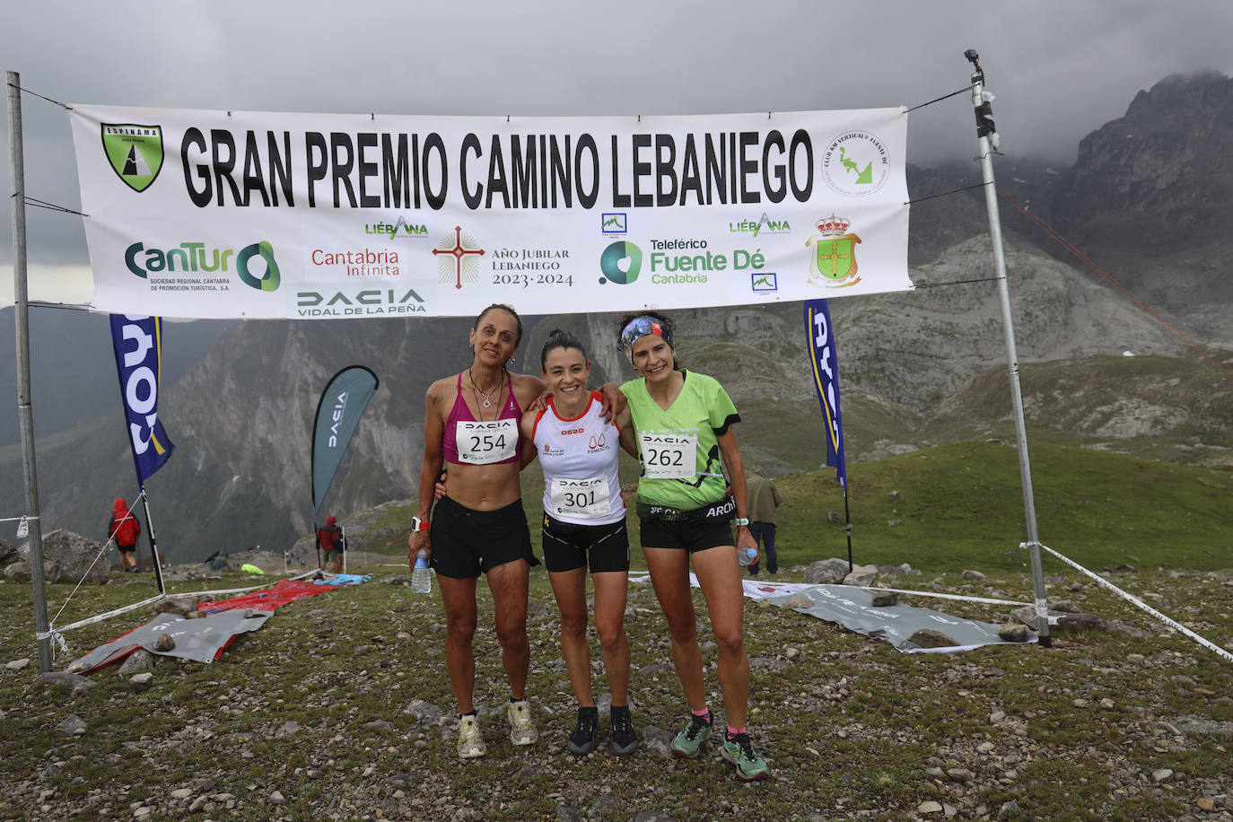 Inma Pereiro, Verónica Sánchez y Carmen Pérez .