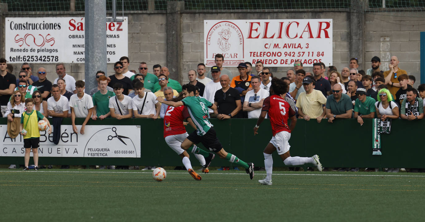 Sergio de Cos celebra el gol del empate local. 