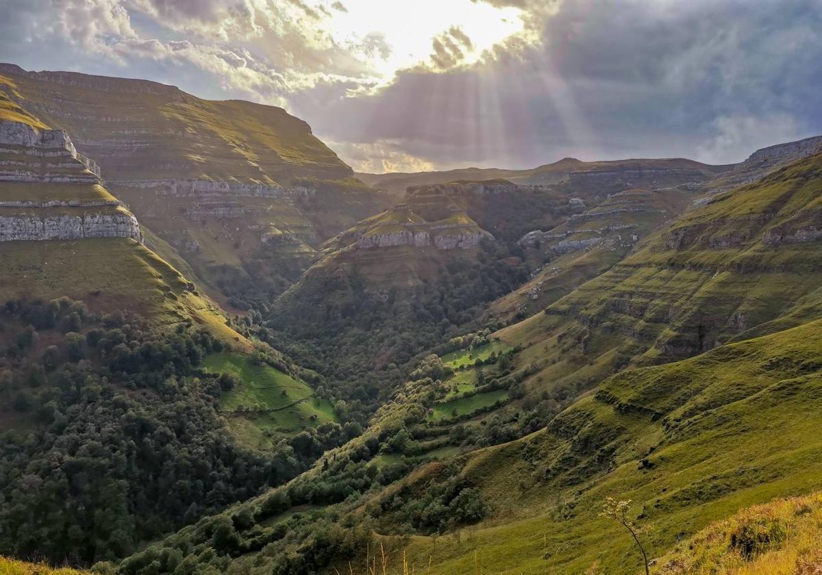 La ruta del Canal de Rolacías a El Mosquiteru, en imágenes