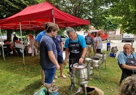 Momentos previos a la valoración del jurado, mientras reposaba la elaborada comida.