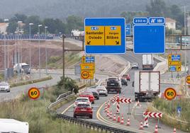 Imagen que presentaba ayer el nuevo enlace provisional de la A-67, a la altura de Los Ochos en Sierrapando, para ir hacia Santander y Oviedo o hacia Bilbao.