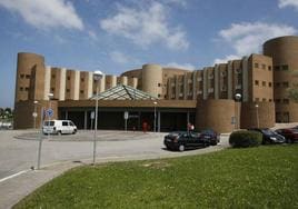 La asamblea de trabajadores del Hospital Mompía vuelve a rechazar el nuevo convenio