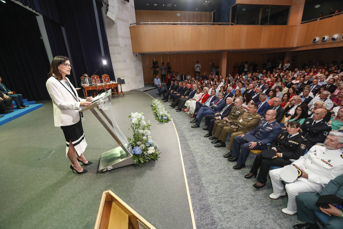 La alcaldesa se emocionó al hablar del apoyo de su familia.