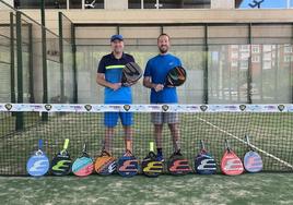 Santi Hernández Sádaba y David Hernández Sádaba junto a la nueva colección de BullPadel.