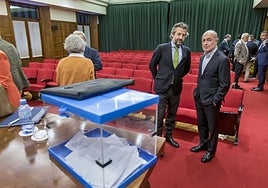 Manuel Huerta y Antonio Cornadó (derecha), el miércoles tras las elecciones fallidas.