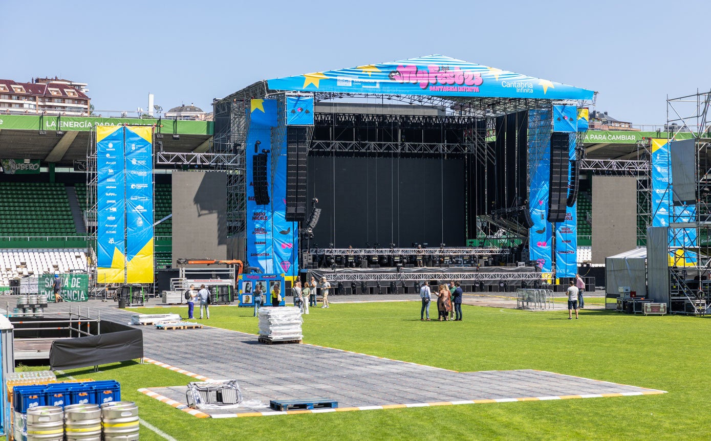 Los Campos de Sport de El Sardinero se convierten en una campa de festival. 