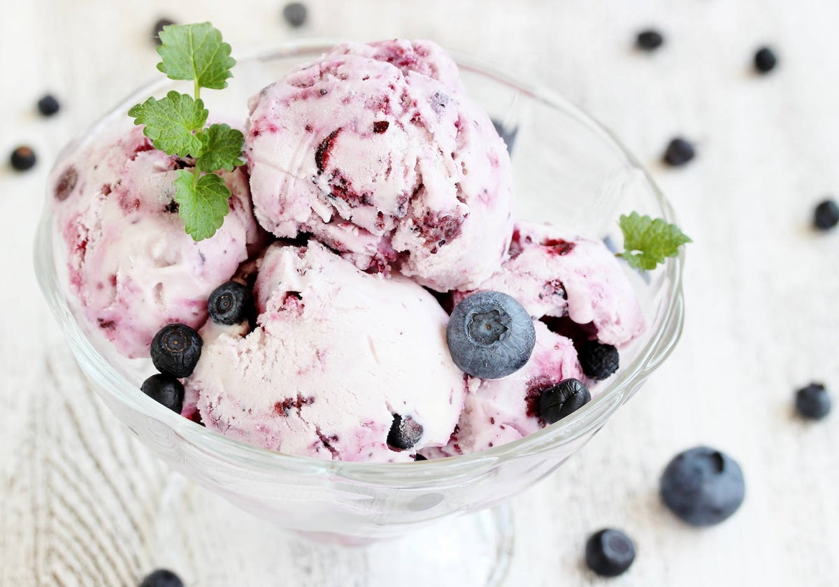 La receta del día: helado de cerezas, arándanos y yogurt