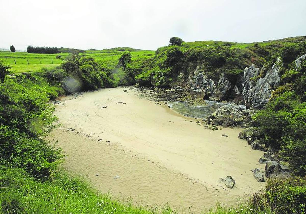 Playa de Gulpiyuri.