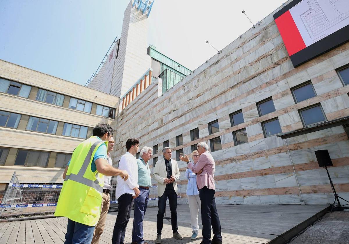 La terraza-mirador del Palacio de Festivales llevará el nombre de Lines Vejo