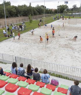 Imagen secundaria 2 - Torrelavega estrena sus piscinas de verano tras tres décadas de espera