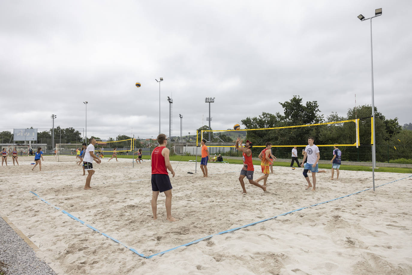 Partido de voley playa, uno de los atractivos del programa.