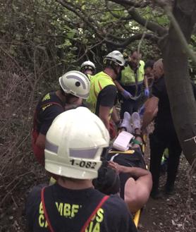 Imagen secundaria 2 - Rescatan a un senderista en el monte Brusco de Noja