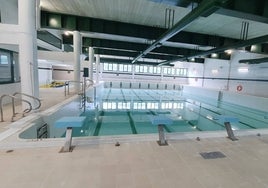 Piscina del polideportivo Portus Amanus.