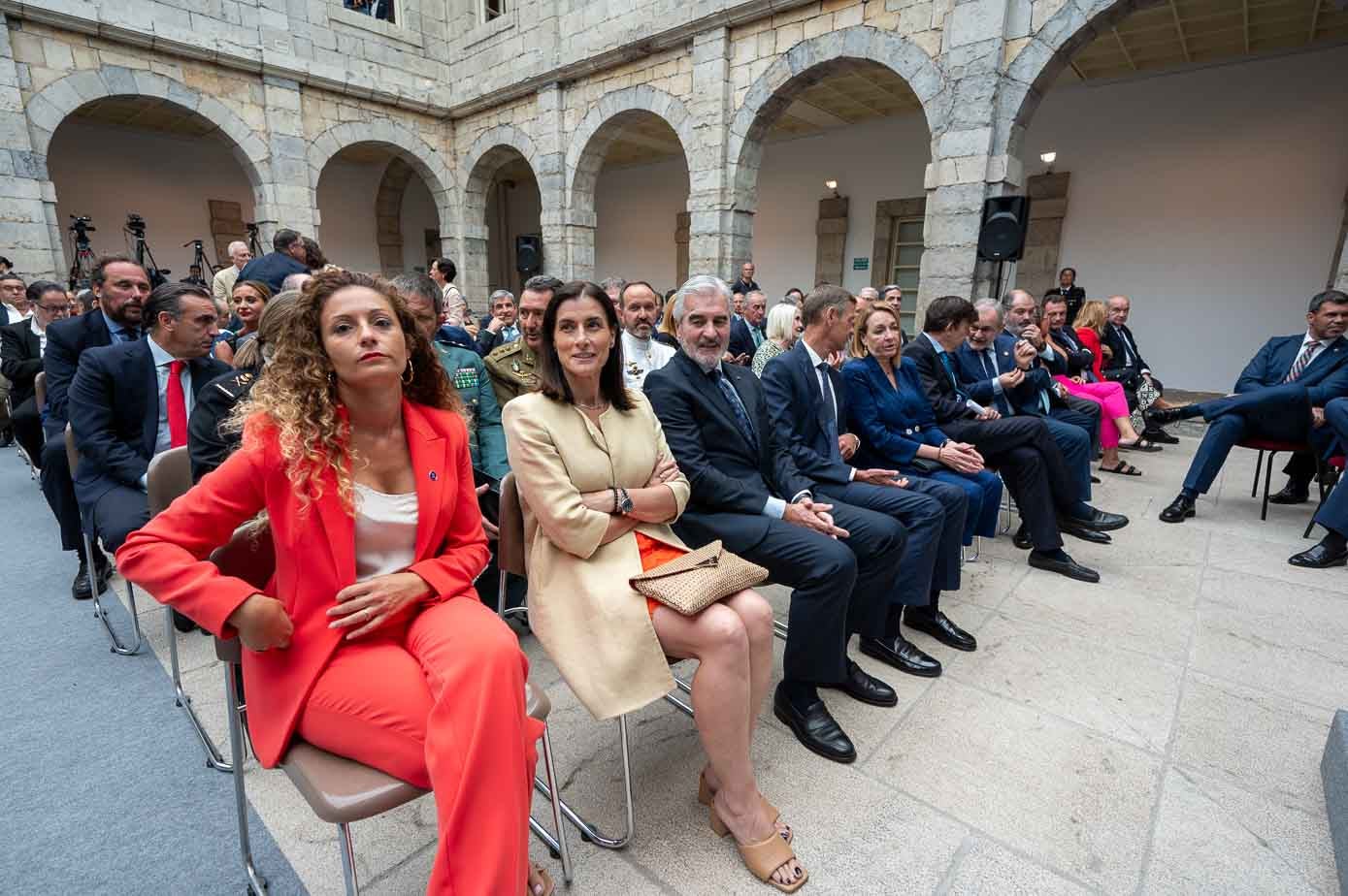 En primer término, Ainoa Quiñones, Gema Igual, José Joaquín Martínez Sieso y José Luis López del Moral. 