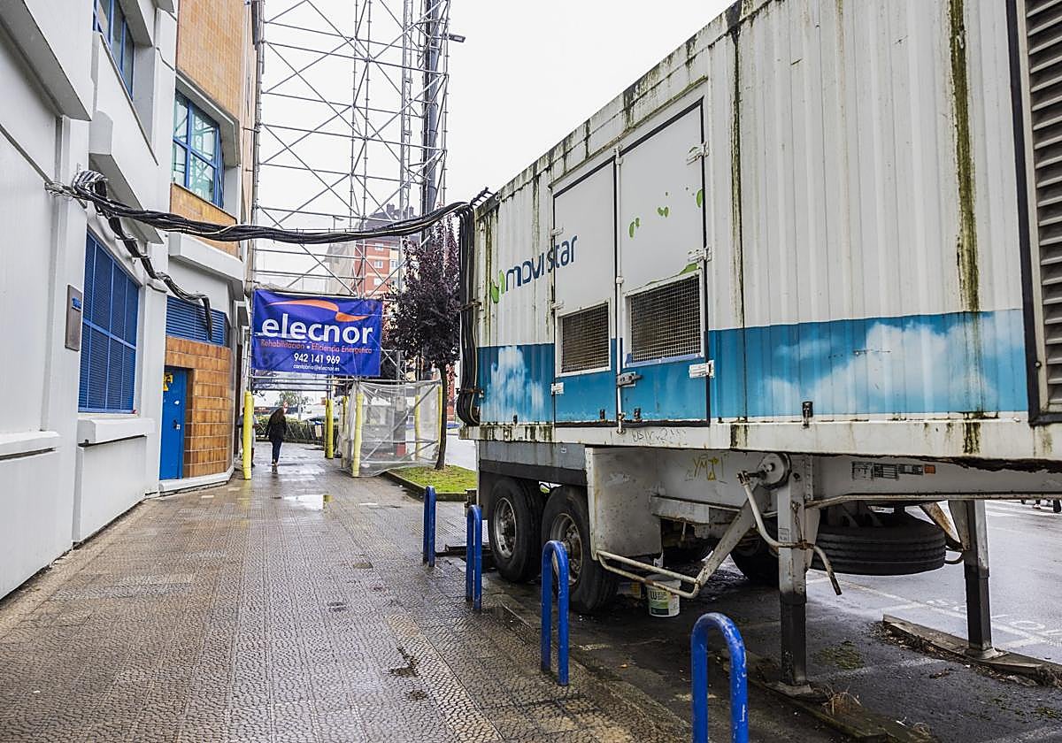 El generador de Telefónica, ubicado en el barrio de Cazoña.