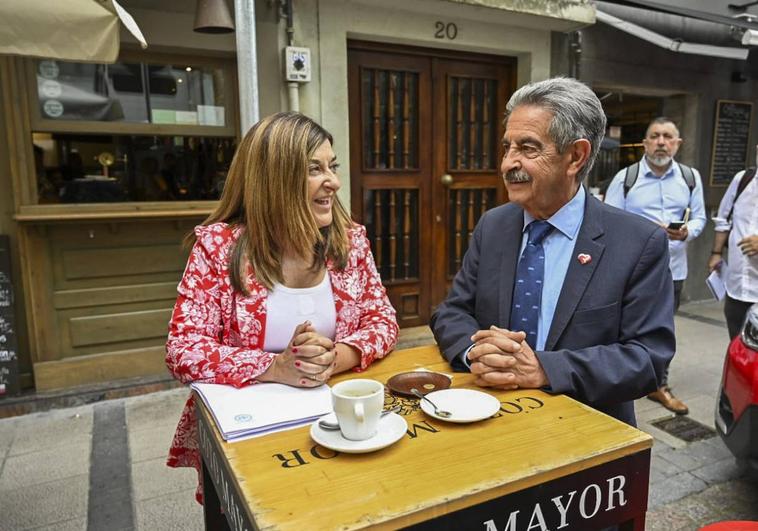 Buruaga y Revilla intercambian cafés y despacho