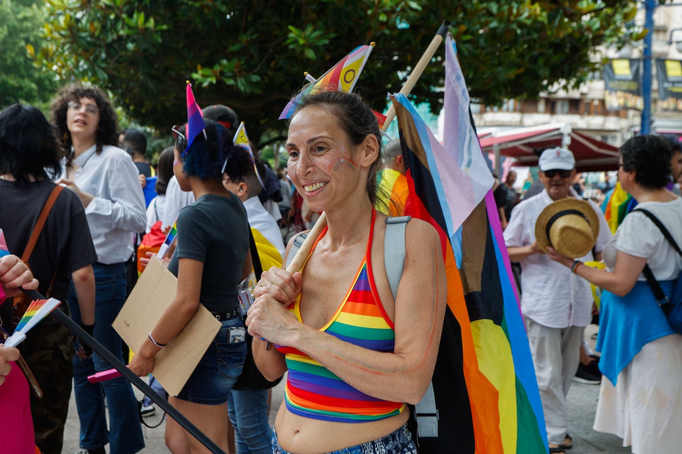 Entre los manifestantes hubo numerosas banderas que representan a los diferentes colectivos.