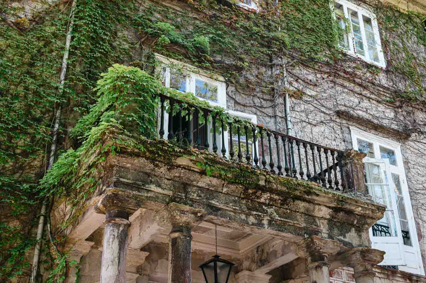 Uno de los balcones de la casa. 