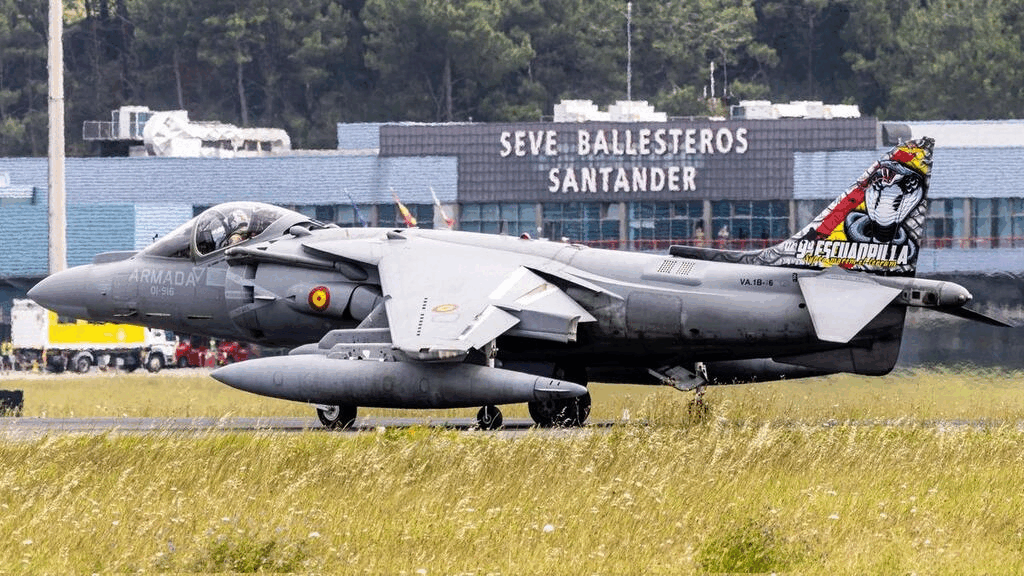 Imágenes de los Harrier en el Seve Ballesteros.