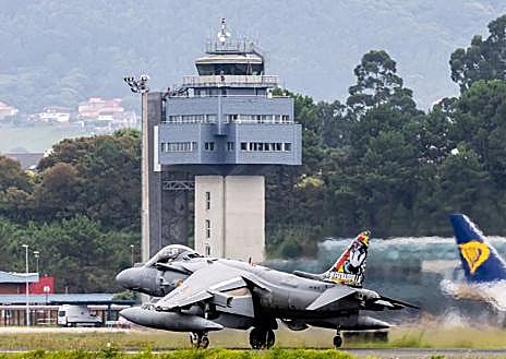 Imagen secundaria 1 - Los Harrier durante su estancia en Santander. 