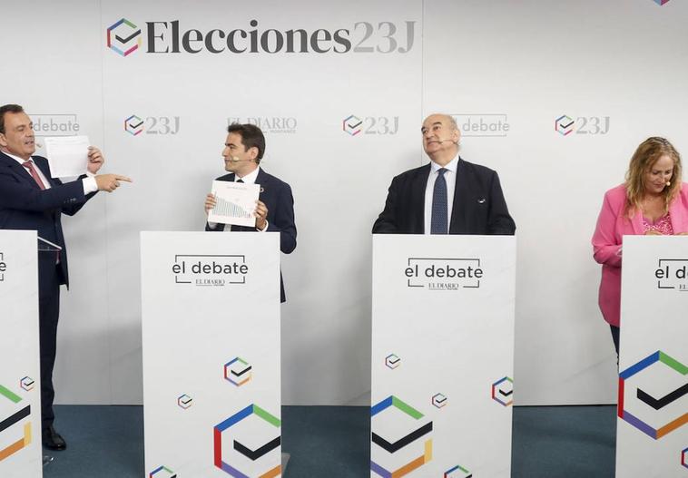 Uno de los choques entre el popular Félix de las Cuevas y el socialista Pedro Casares. En la imagen, también los candidatos Emilio del Valle (Vox) y Carmen Martín (Sumar).