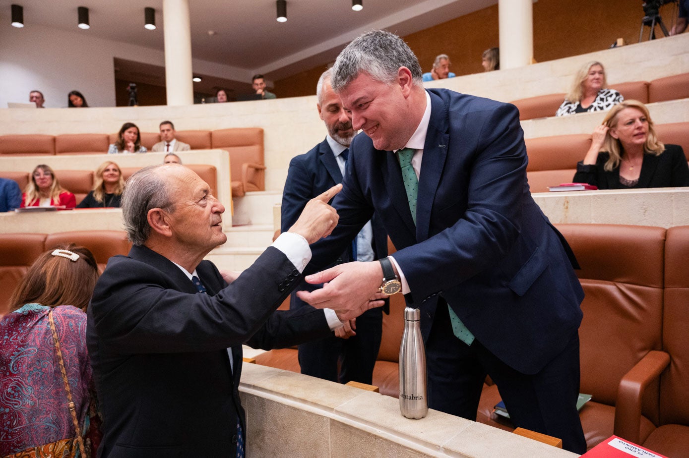 Marcano y Agüeros, en otro momento antes de iniciarse el Pleno. 