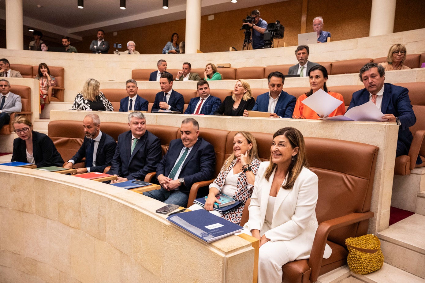 María José Sáenz de Buruaga ocupó por primera vez el asiento de presidenta. 